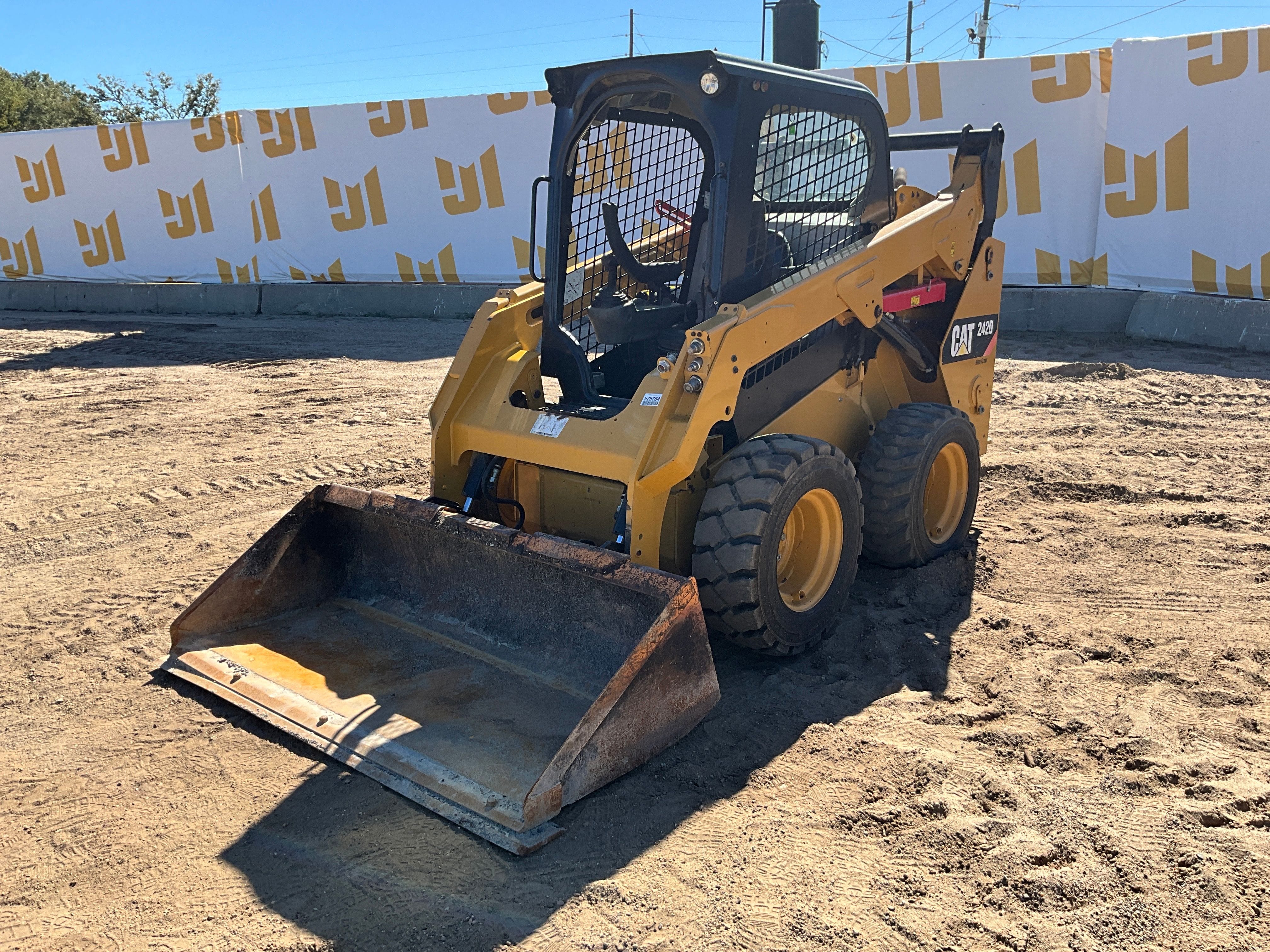 Main image Caterpillar 242D