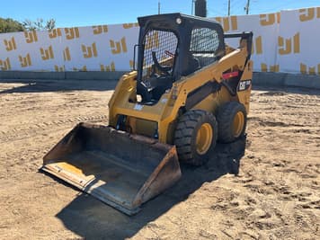 Main image Caterpillar 242D