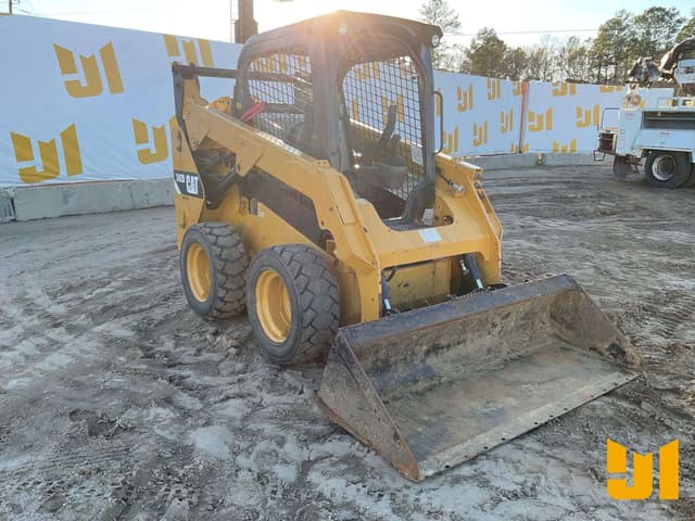 Image of Caterpillar 242D equipment image 2