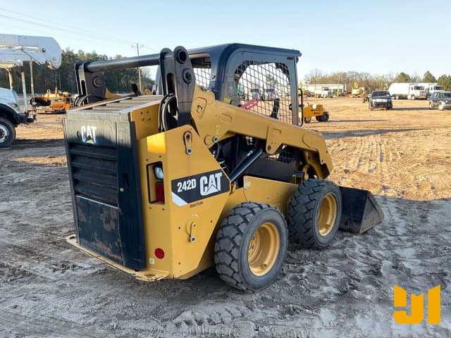 Image of Caterpillar 242D equipment image 4