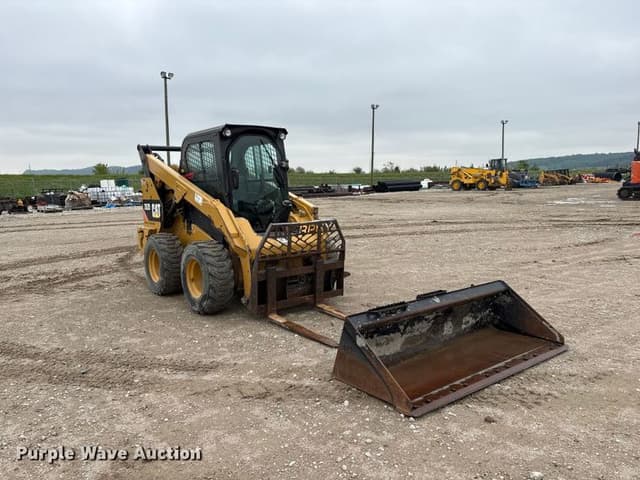 Image of Caterpillar 262D equipment image 2