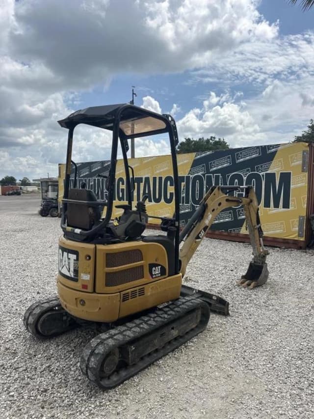 Image of Caterpillar 301.7D CR equipment image 4