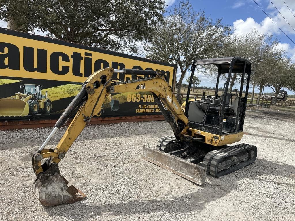 2014 Caterpillar 302.7D CR Equipment Image0