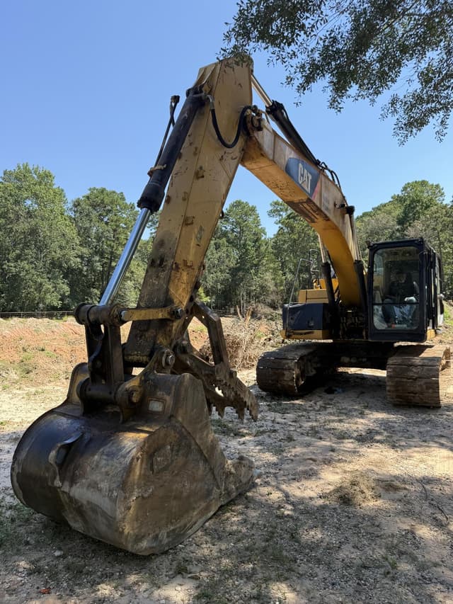 Image of Caterpillar 320E LRR equipment image 1