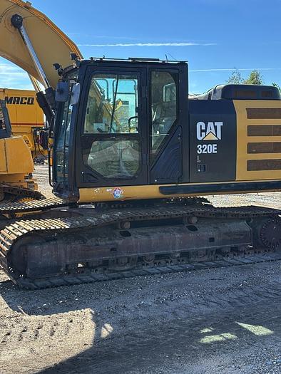 Image of Caterpillar 320EL equipment image 3