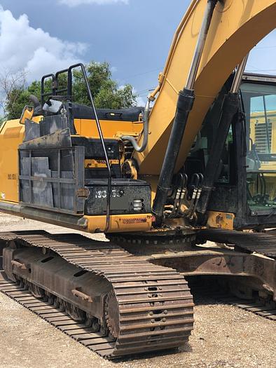 Image of Caterpillar 320EL equipment image 3