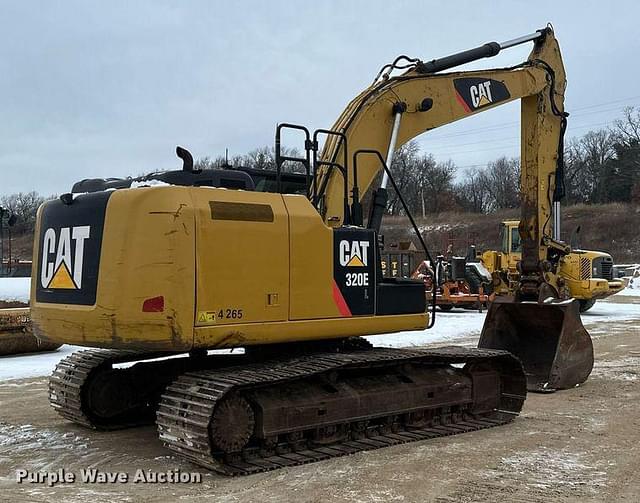 Image of Caterpillar 320EL equipment image 4