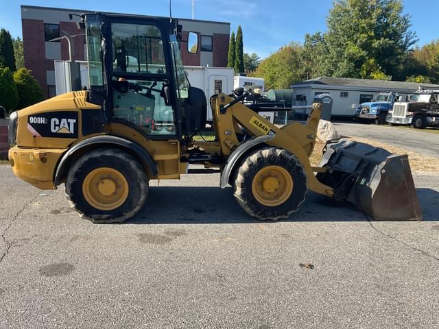 Image of Caterpillar 908H2 equipment image 3