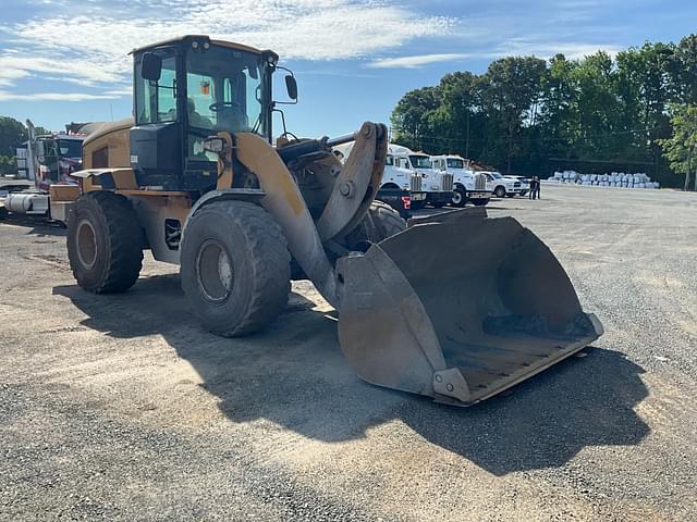 Image of Caterpillar 938K equipment image 2