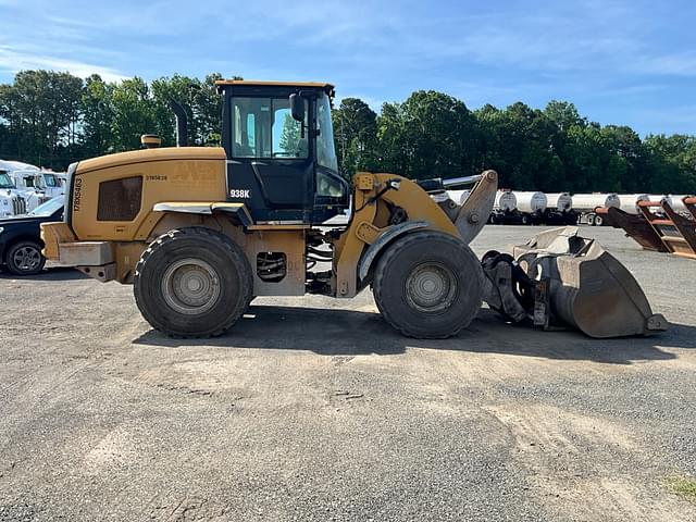 Image of Caterpillar 938K equipment image 3