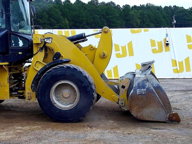 Image of Caterpillar 938K equipment image 3