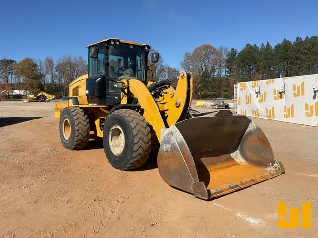 Image of Caterpillar 938K equipment image 2