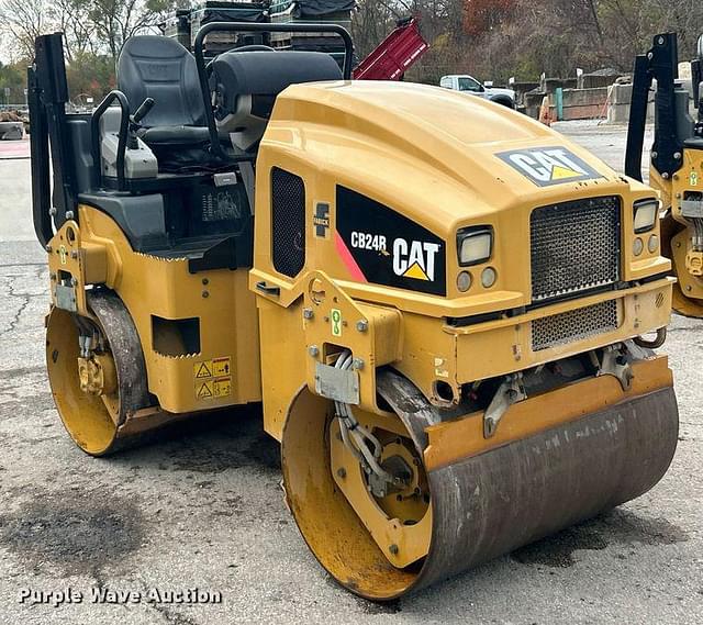 Image of Caterpillar CB24B equipment image 2