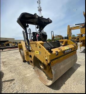 2014 Caterpillar CB-54XW Equipment Image0