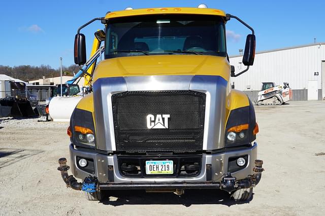 Image of Caterpillar CT660S equipment image 3