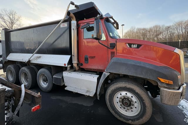 Image of Caterpillar CT660S equipment image 2