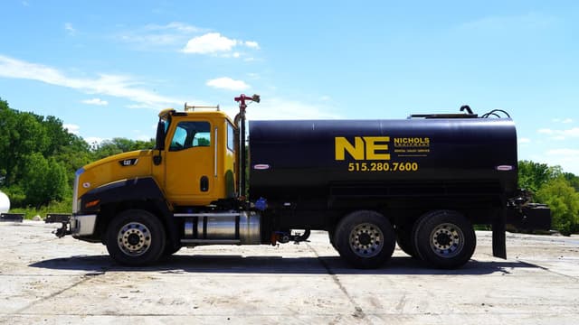 Image of Caterpillar CT660S equipment image 1