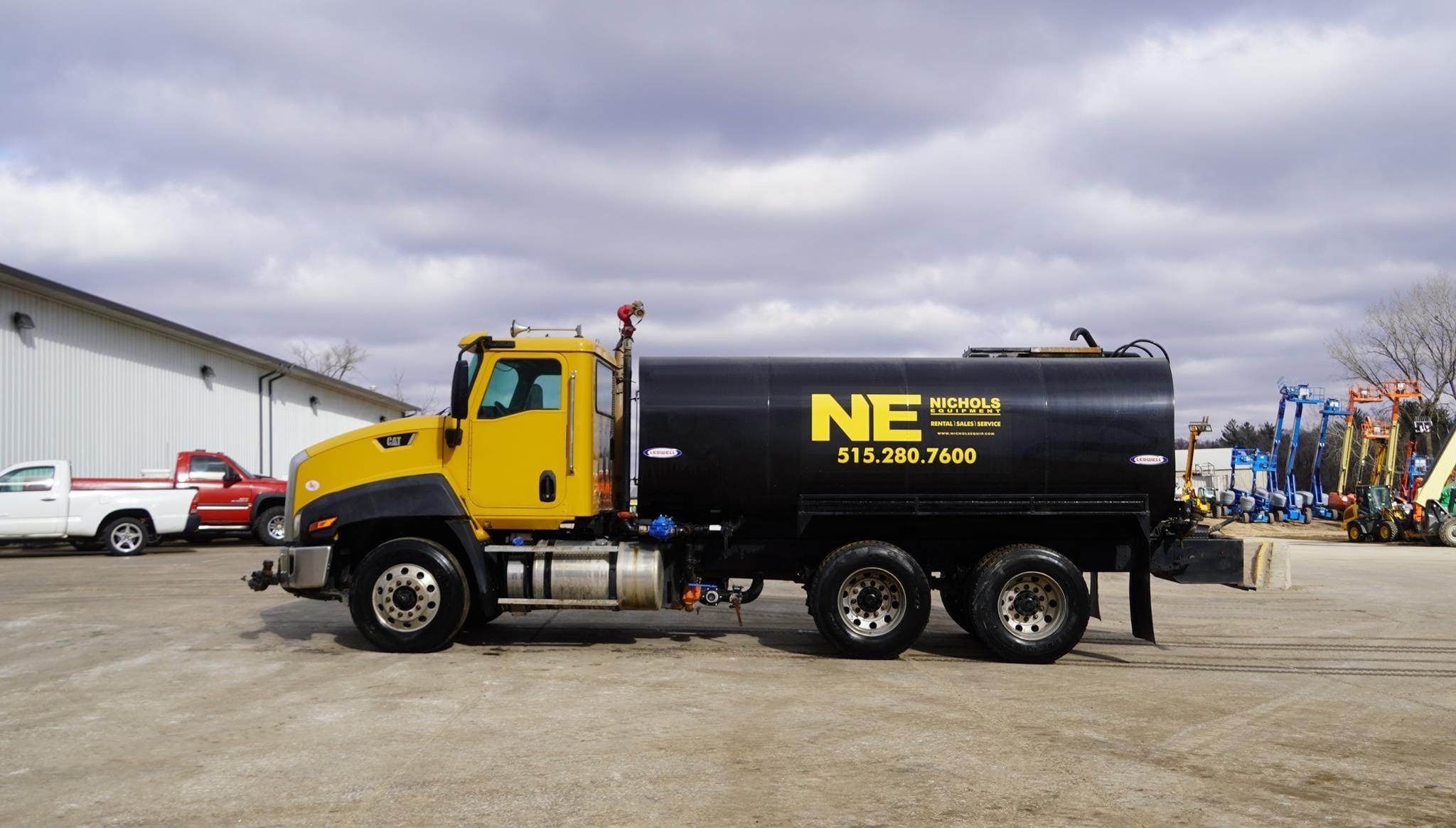 2014 Caterpillar CT660S Equipment Image0