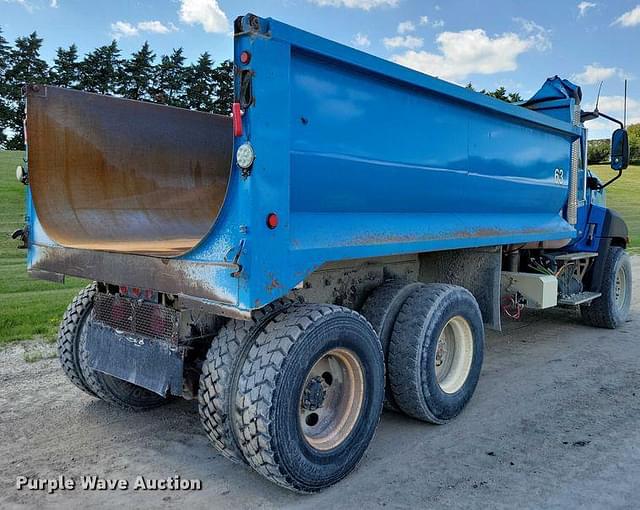 Image of Caterpillar CT660S equipment image 4