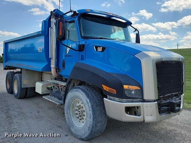 Image of Caterpillar CT660S equipment image 2