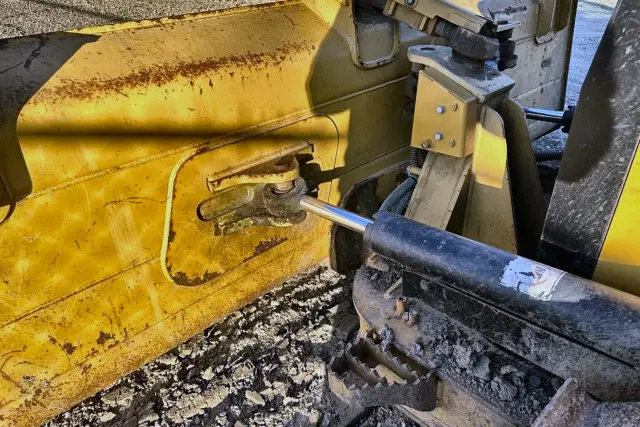 Image of Caterpillar D5K2 equipment image 4