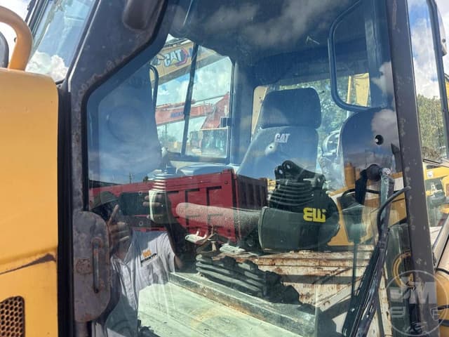 Image of Caterpillar D5K2 LGP equipment image 3
