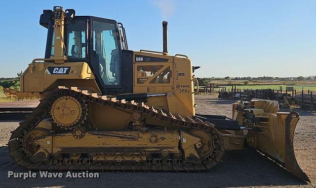 Image of Caterpillar D6N equipment image 3