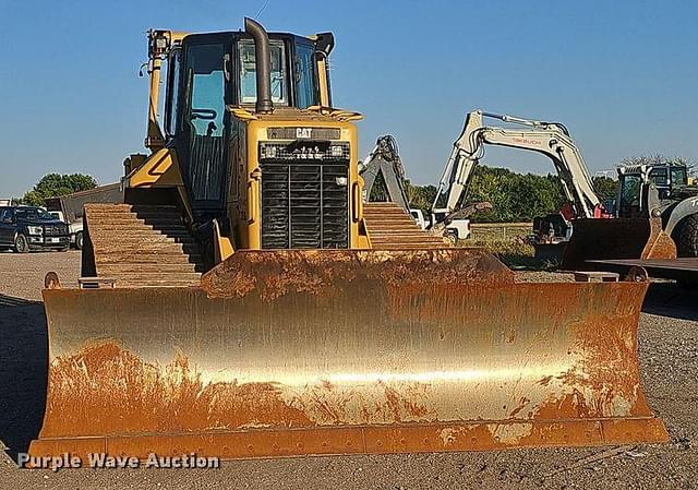 Image of Caterpillar D6N equipment image 1