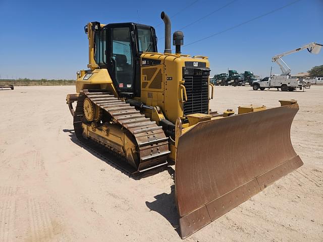 Image of Caterpillar D6N XL equipment image 2