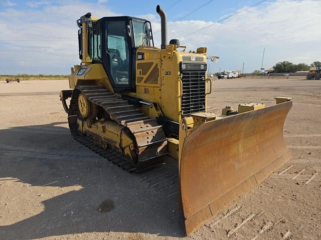 Image of Caterpillar D6N XL equipment image 2