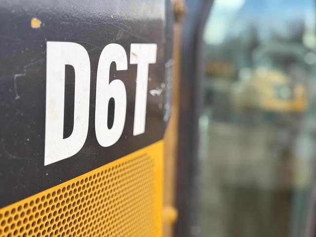 Image of Caterpillar D6T equipment image 1