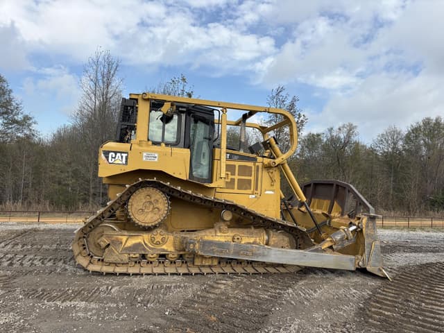 Image of Caterpillar D6T LGP equipment image 3