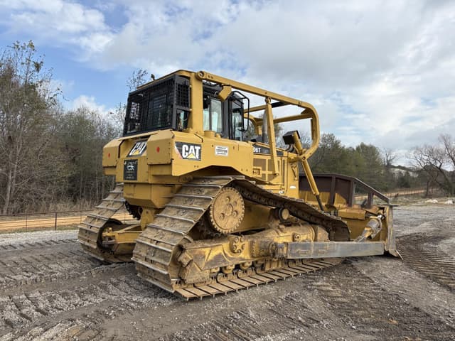 Image of Caterpillar D6T LGP equipment image 1