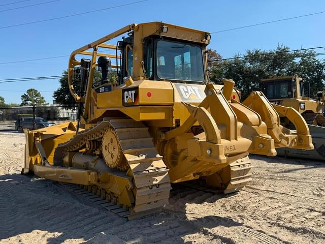 Image of Caterpillar D6T XL equipment image 2