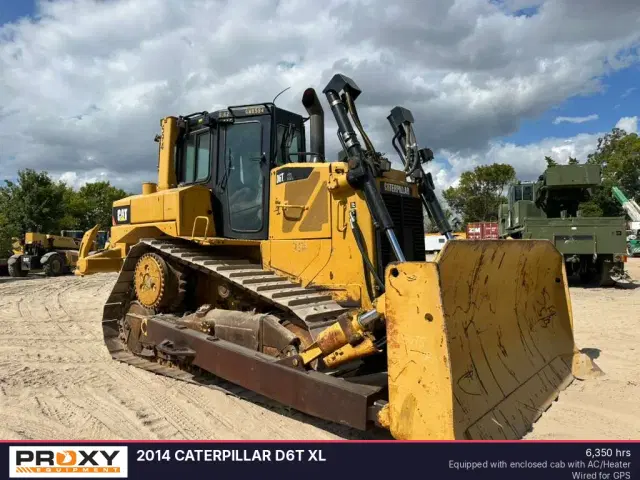 Image of Caterpillar D6T XL equipment image 1