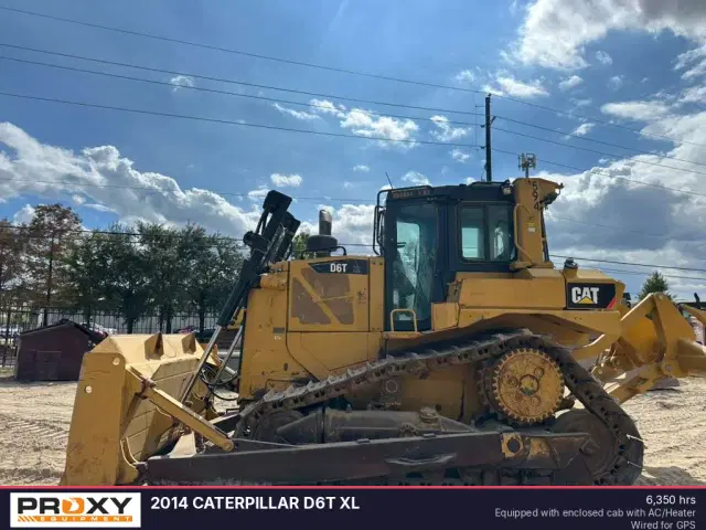 Image of Caterpillar D6T XL equipment image 2