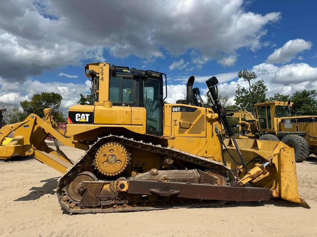 Caterpillar D6T XL Equipment Image0