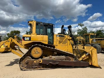Main image Caterpillar D6T XL