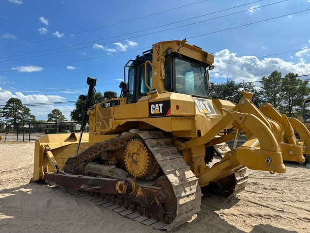 Image of Caterpillar D6T XL equipment image 4