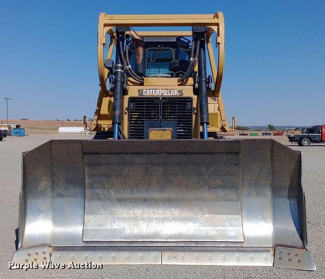 Image of Caterpillar D6T XL equipment image 1