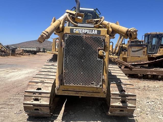 Image of Caterpillar D6T equipment image 1