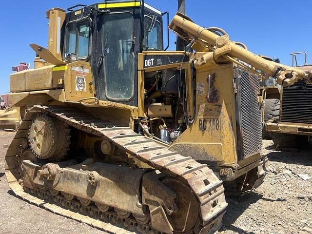 Image of Caterpillar D6T equipment image 2