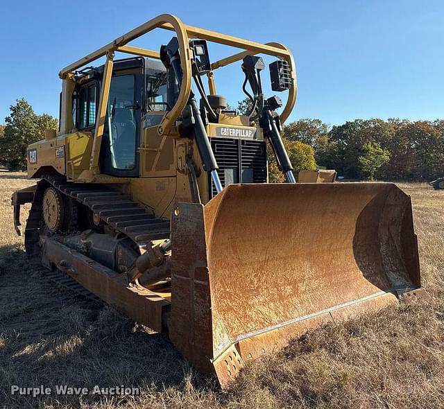 Image of Caterpillar D6T XL equipment image 2