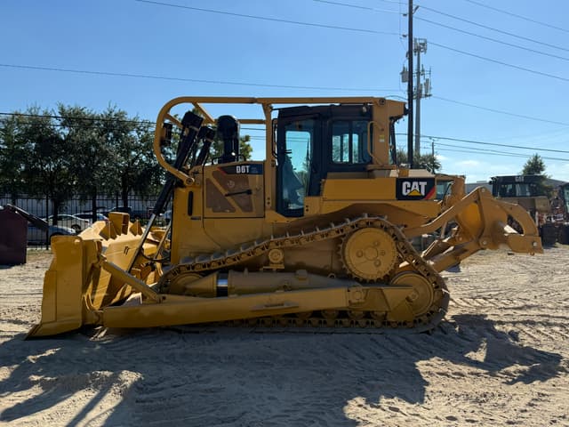Image of Caterpillar D6T XW equipment image 1