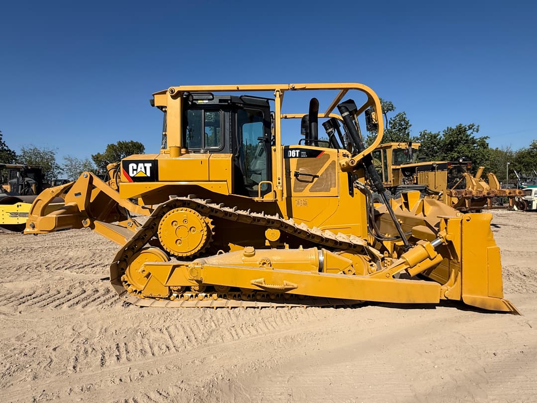 Image of Caterpillar D6T XW Primary image