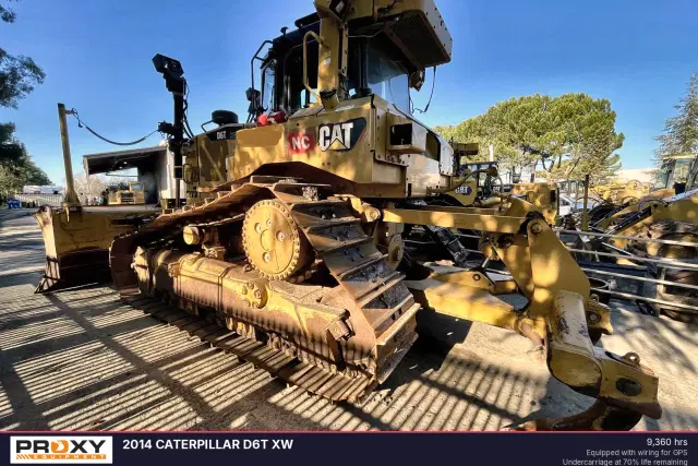 Image of Caterpillar D6T XW equipment image 2