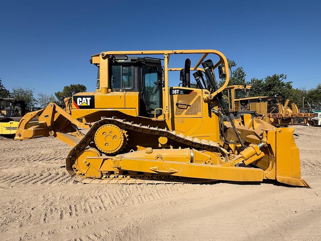 Image of Caterpillar D6T XW Primary image