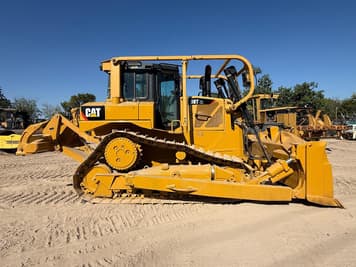 Main image Caterpillar D6T XW