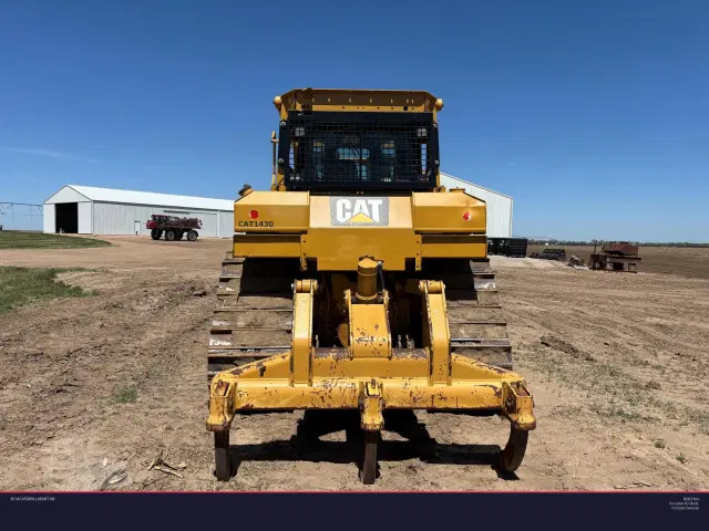 Image of Caterpillar D6T XW equipment image 1