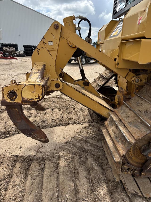 Image of Caterpillar D6T XW equipment image 4
